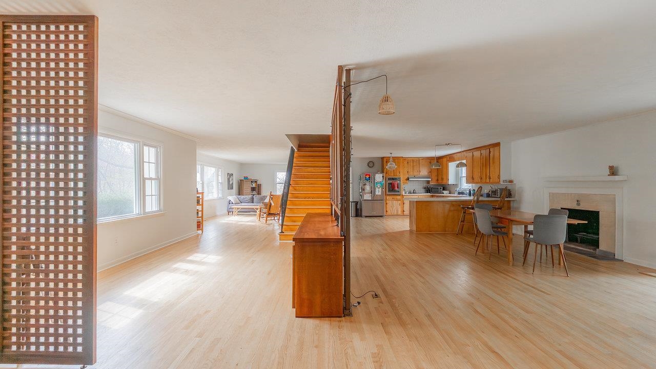 1217 WINDSOR RD