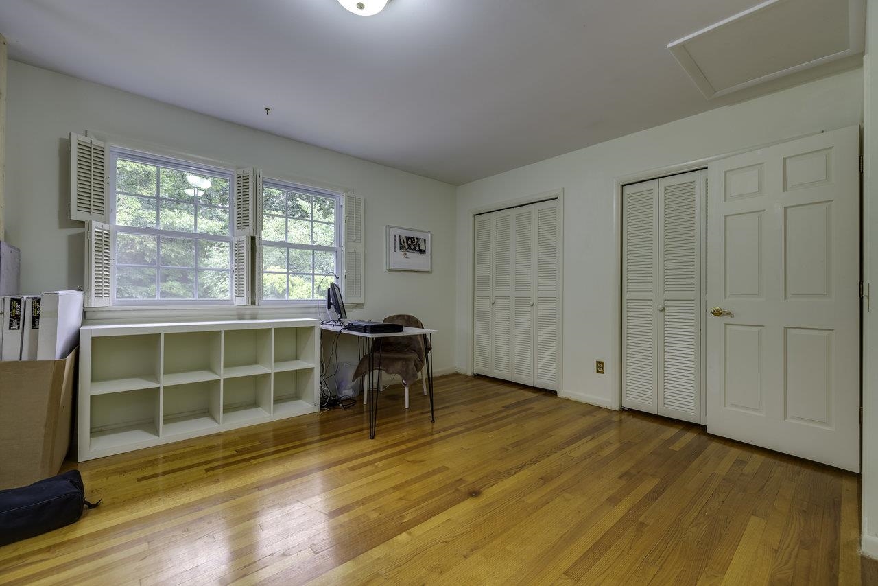 1217 WINDSOR RD