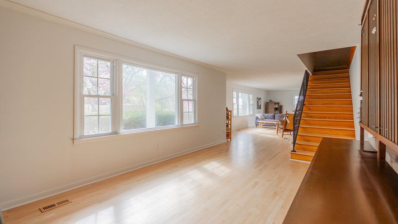 1217 WINDSOR RD