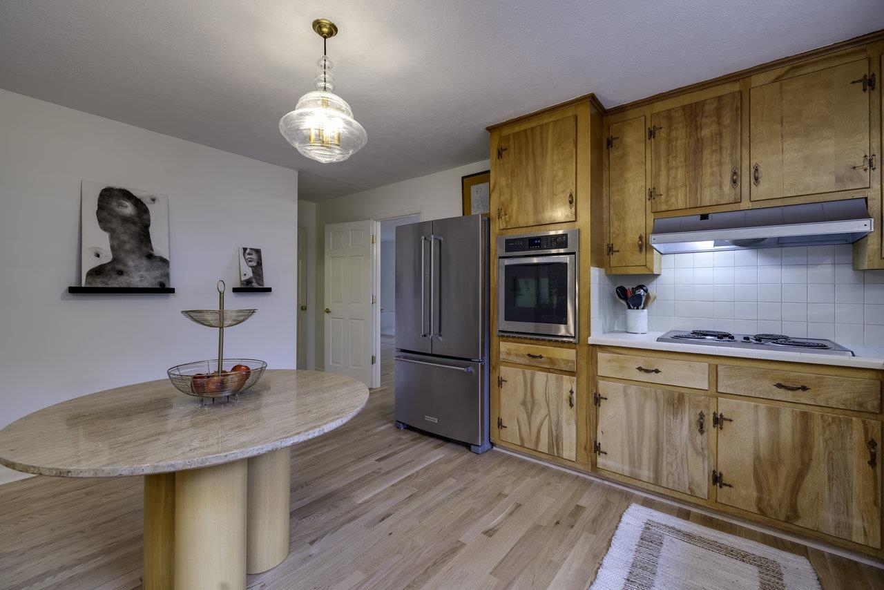 1217 WINDSOR RD