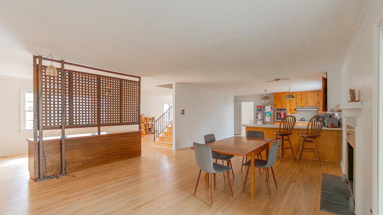 1217 WINDSOR RD