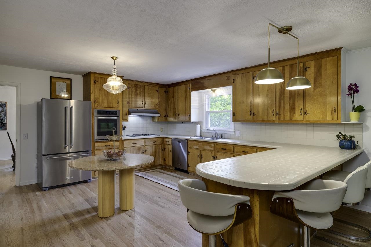 1217 WINDSOR RD