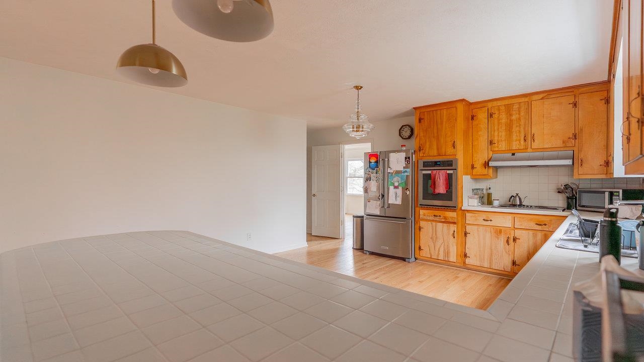 1217 WINDSOR RD