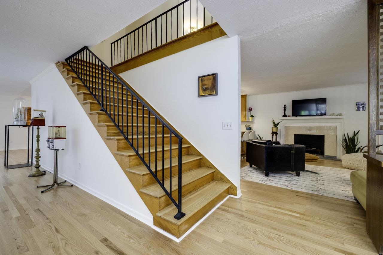 1217 WINDSOR RD