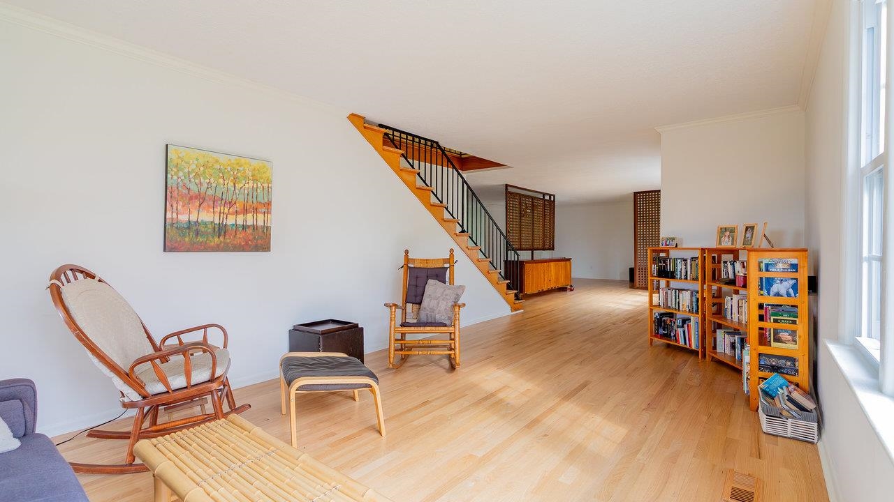 1217 WINDSOR RD