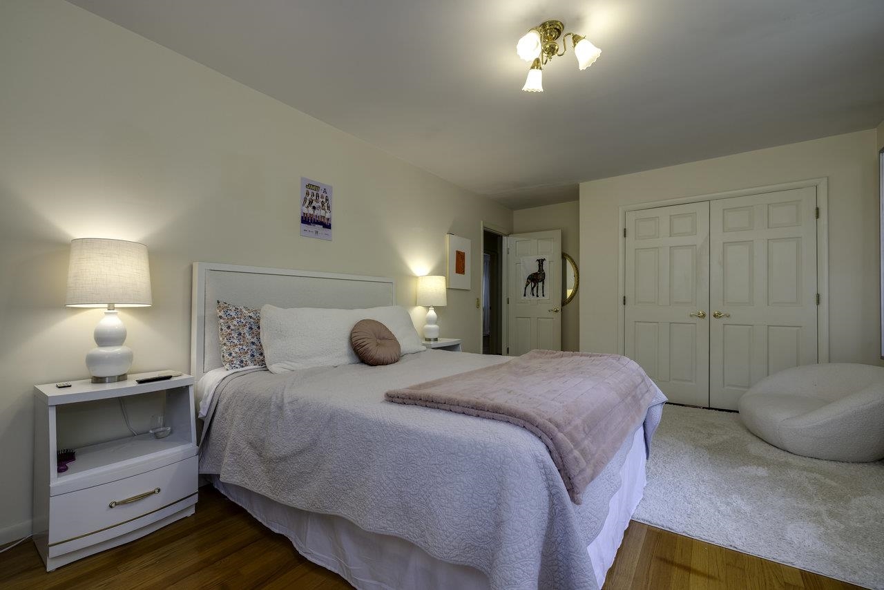 1217 WINDSOR RD