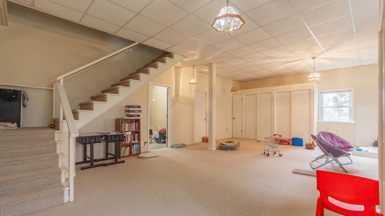 1217 WINDSOR RD