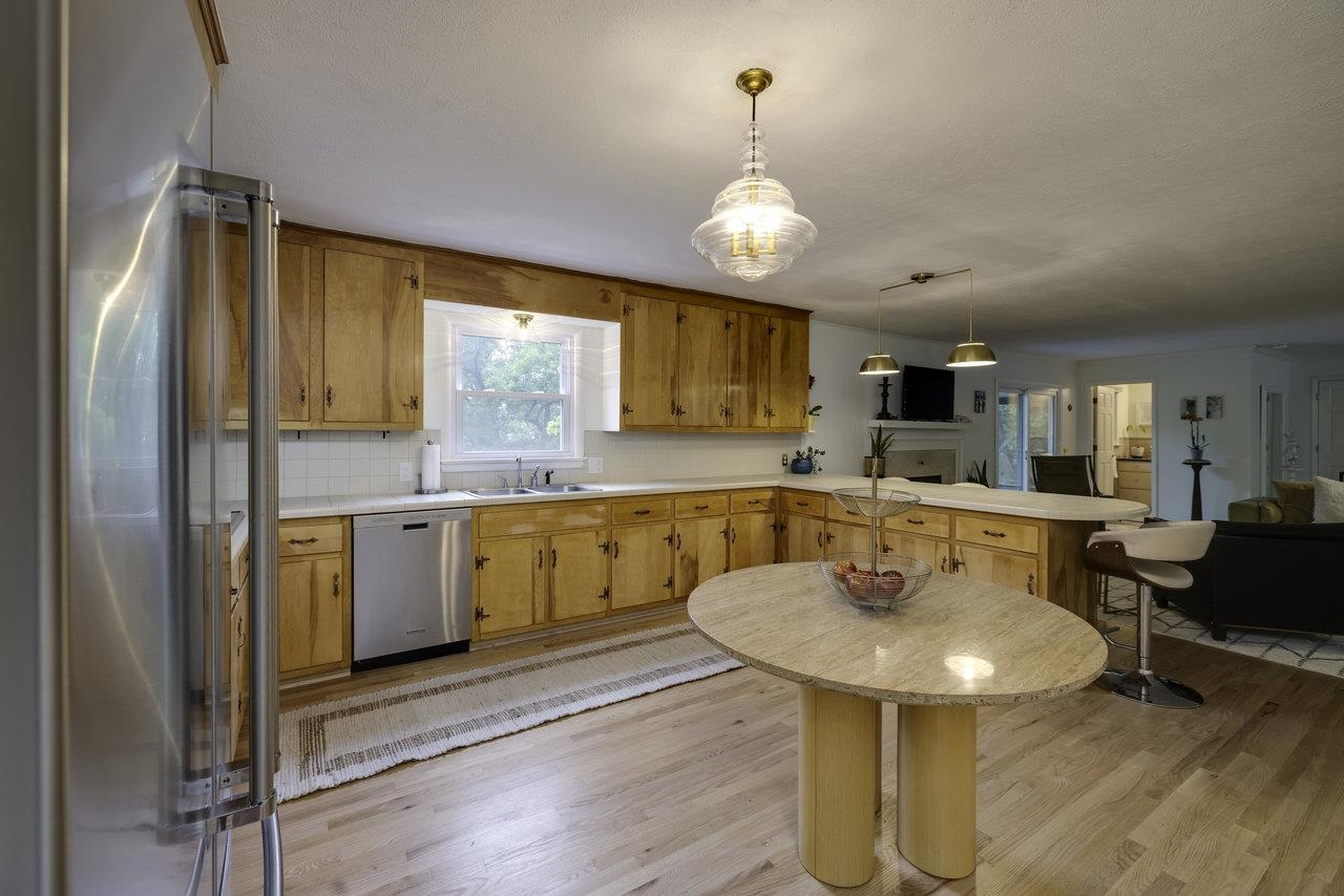 1217 WINDSOR RD