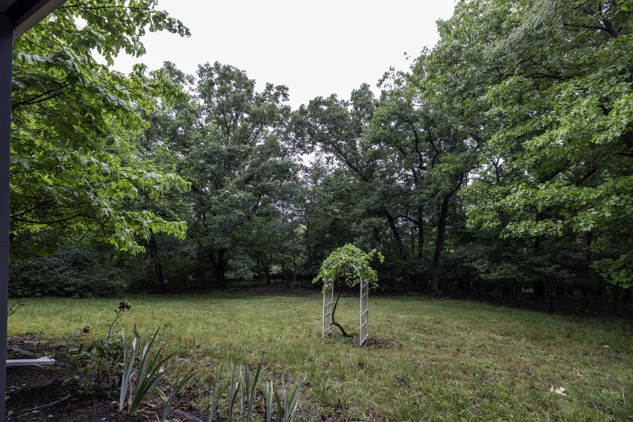1217 WINDSOR RD