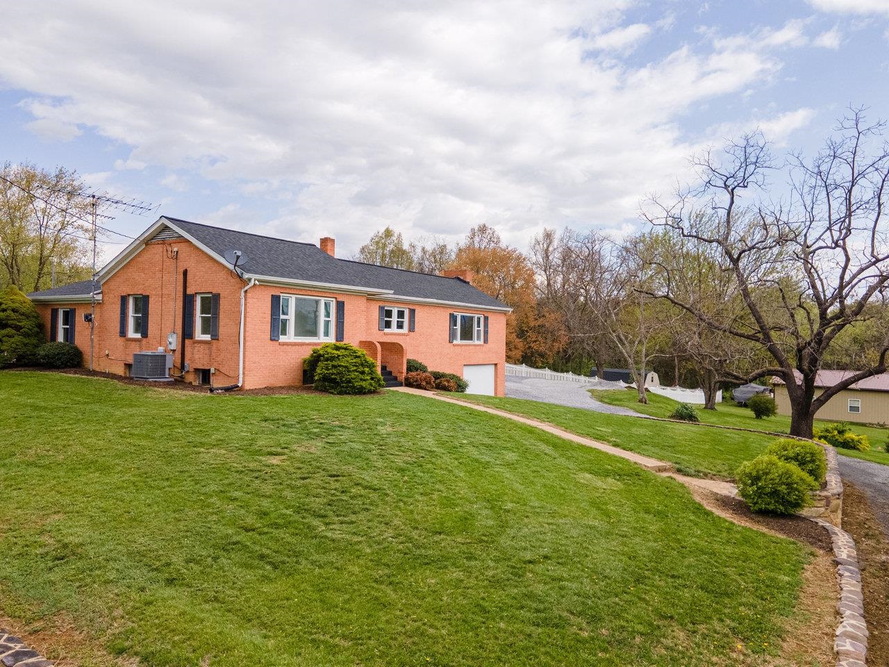 10370 SPOTSWOOD TRL