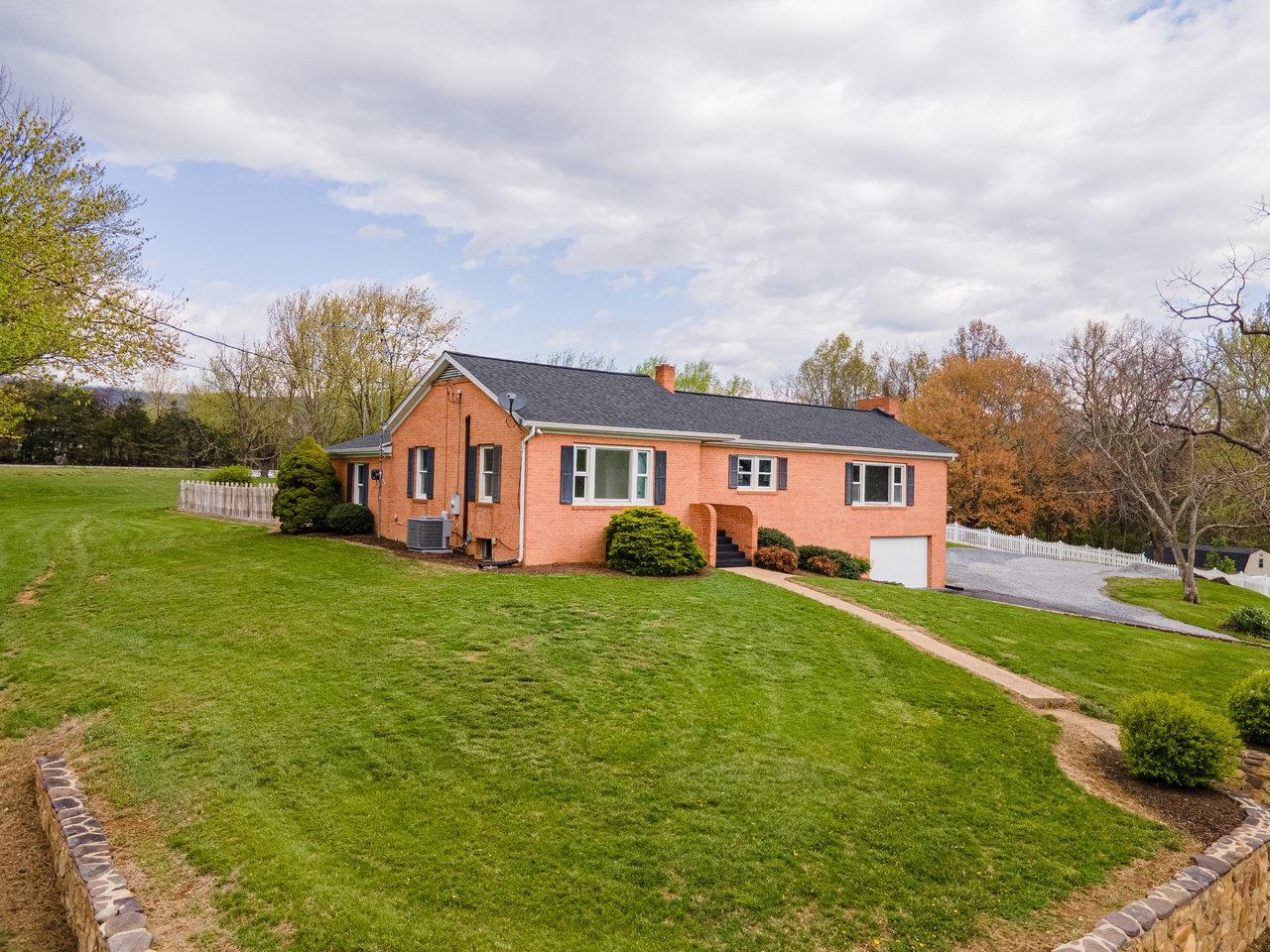 10370 SPOTSWOOD TRL