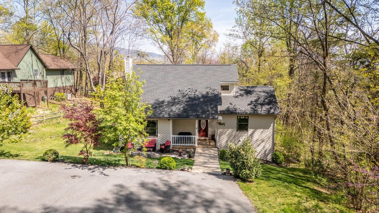 588 FLOWER DR