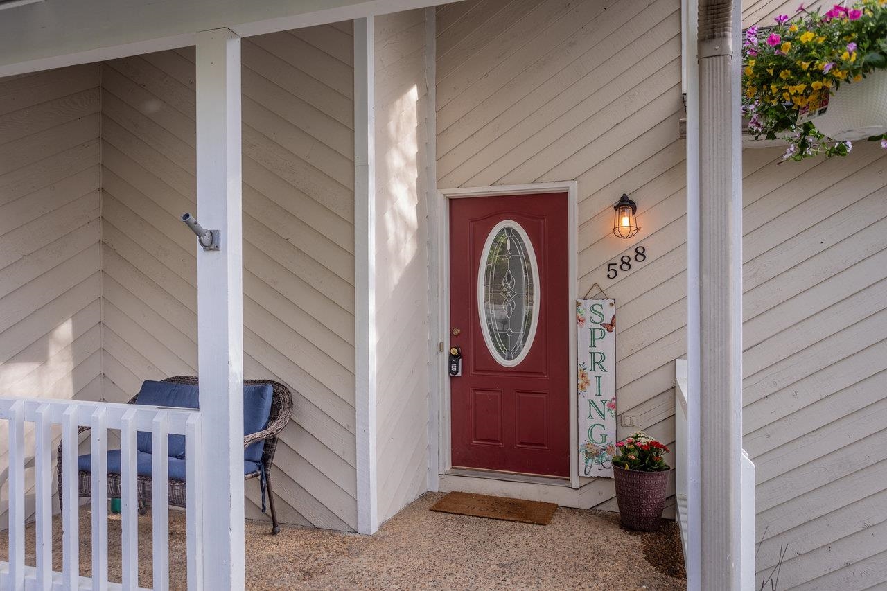 588 FLOWER DR