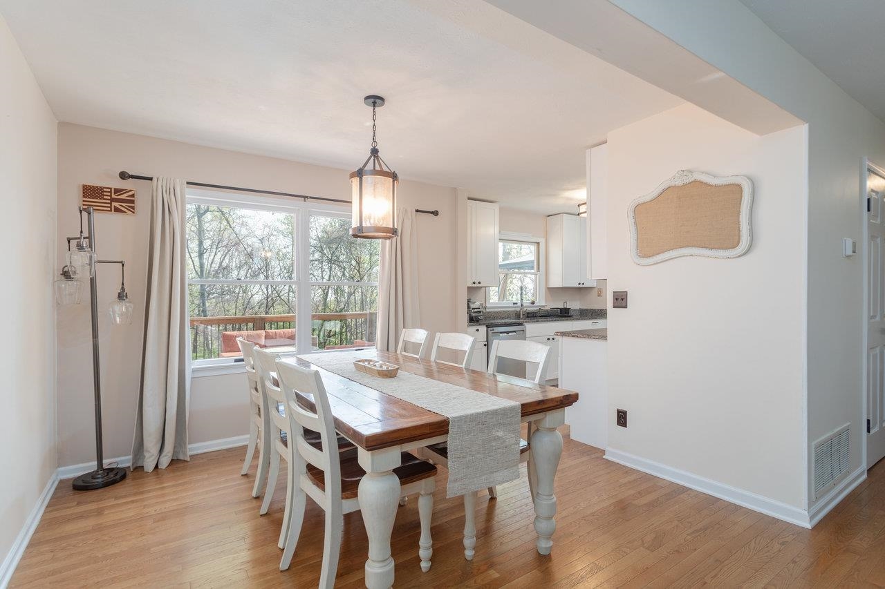 588 FLOWER DR