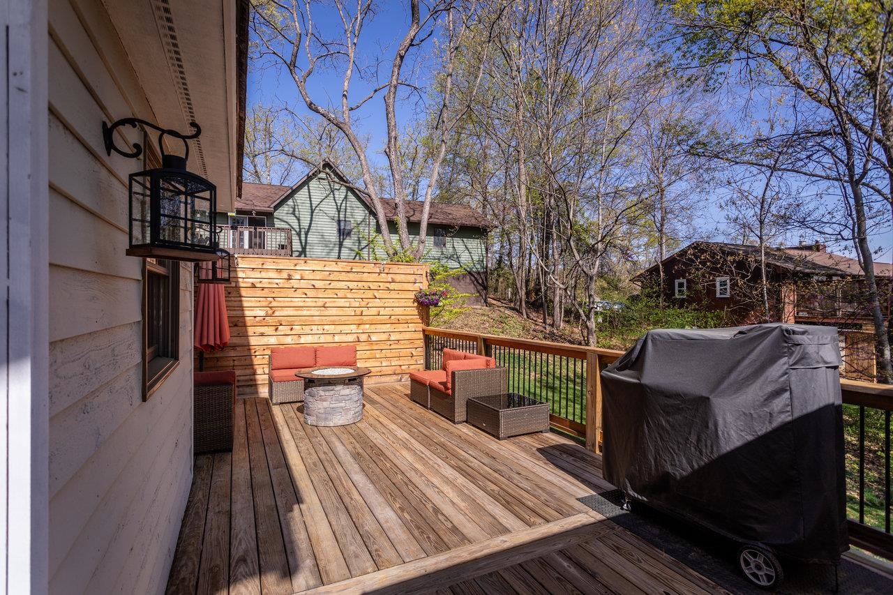 588 FLOWER DR