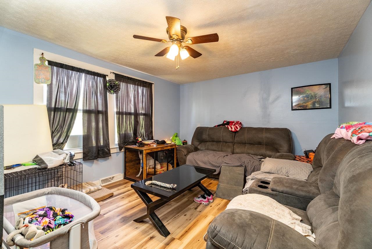202 JACKSON AVE