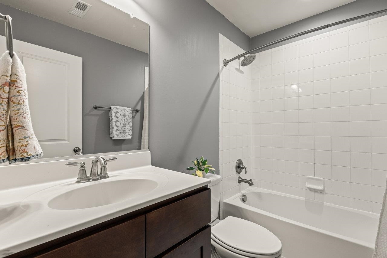 3215 CHARLESTON BLVD