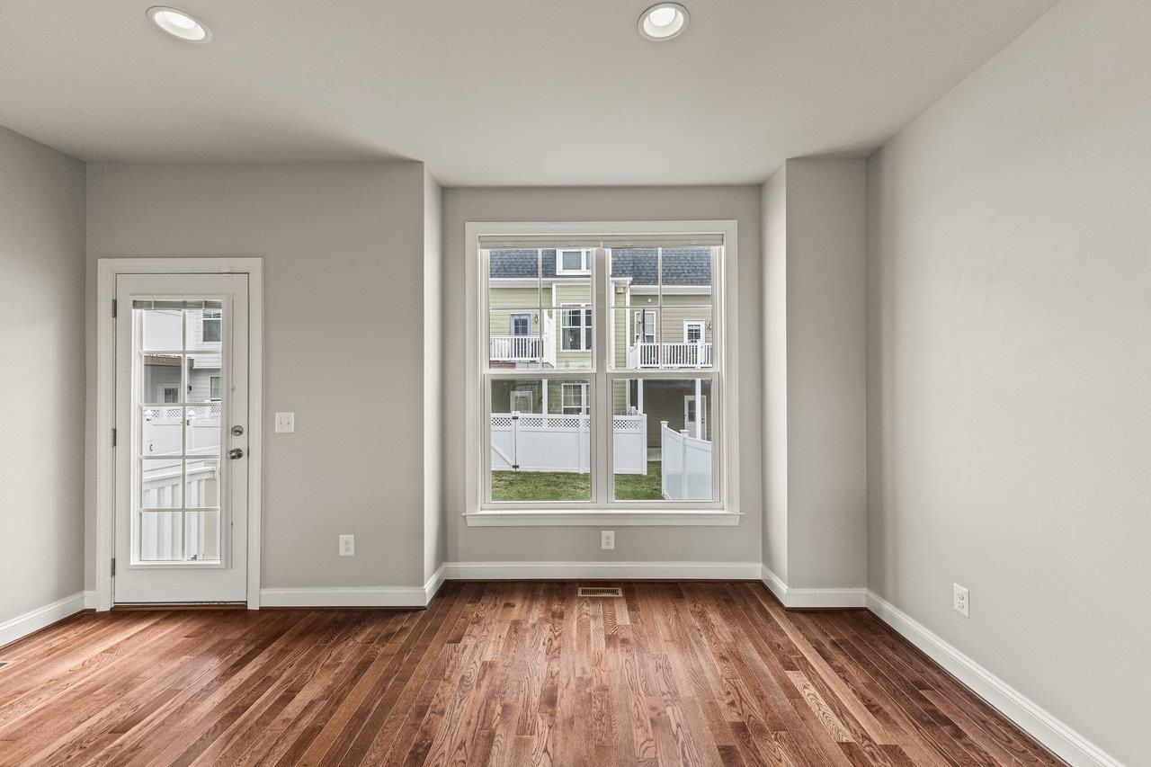 3215 CHARLESTON BLVD