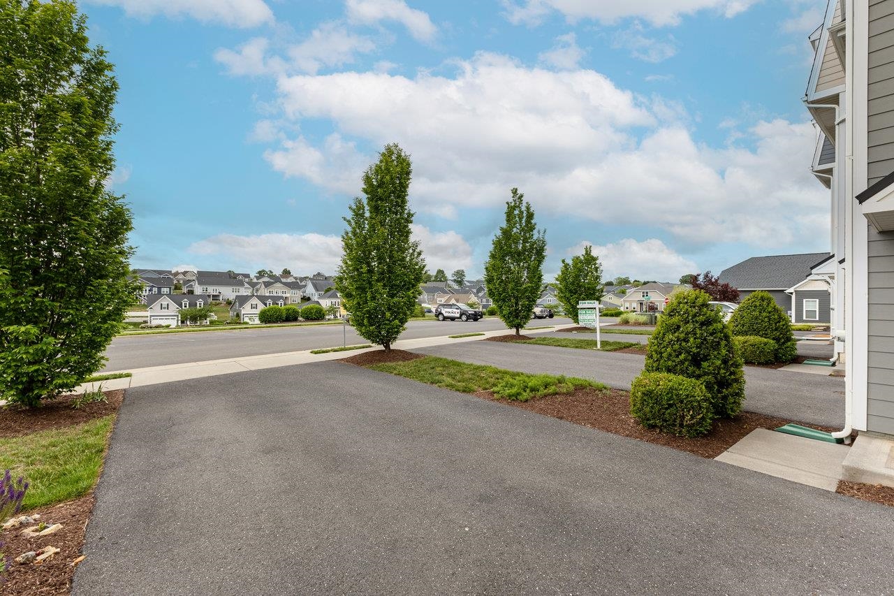 3215 CHARLESTON BLVD