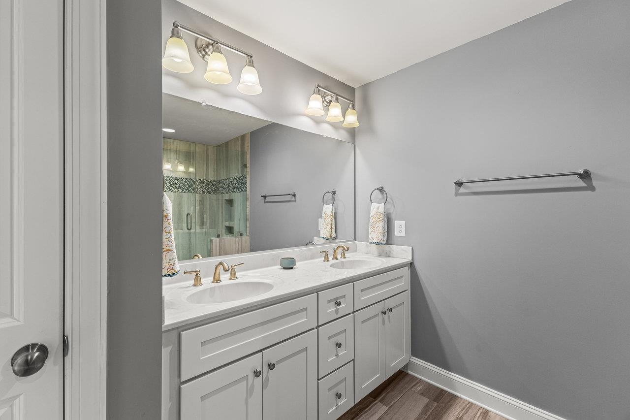 3215 CHARLESTON BLVD