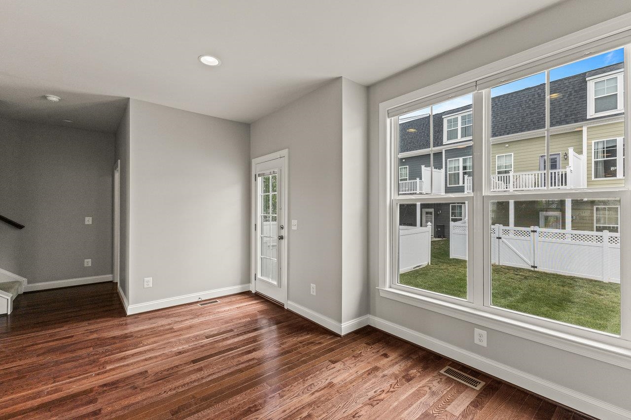 3215 CHARLESTON BLVD