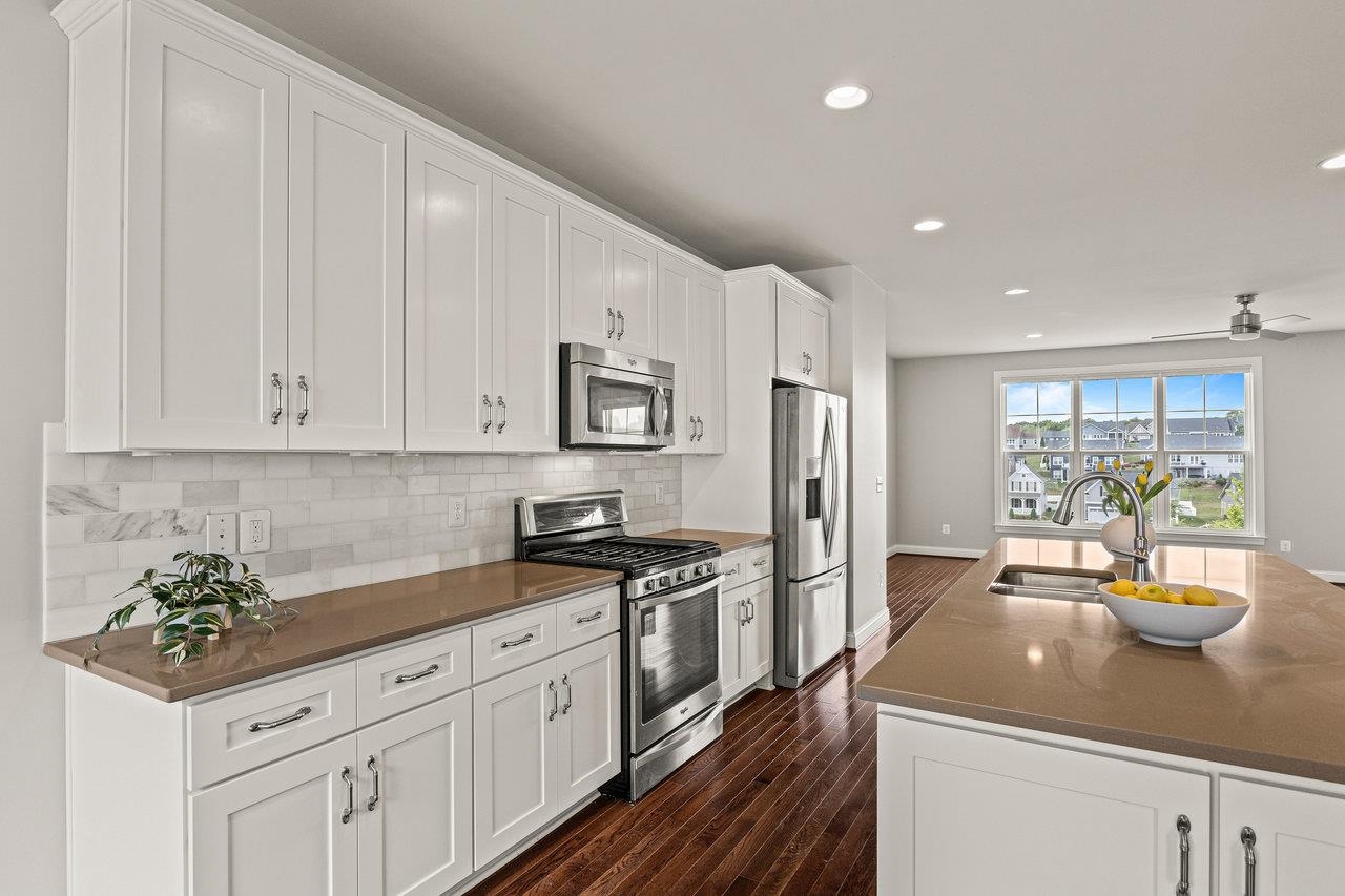 3215 CHARLESTON BLVD