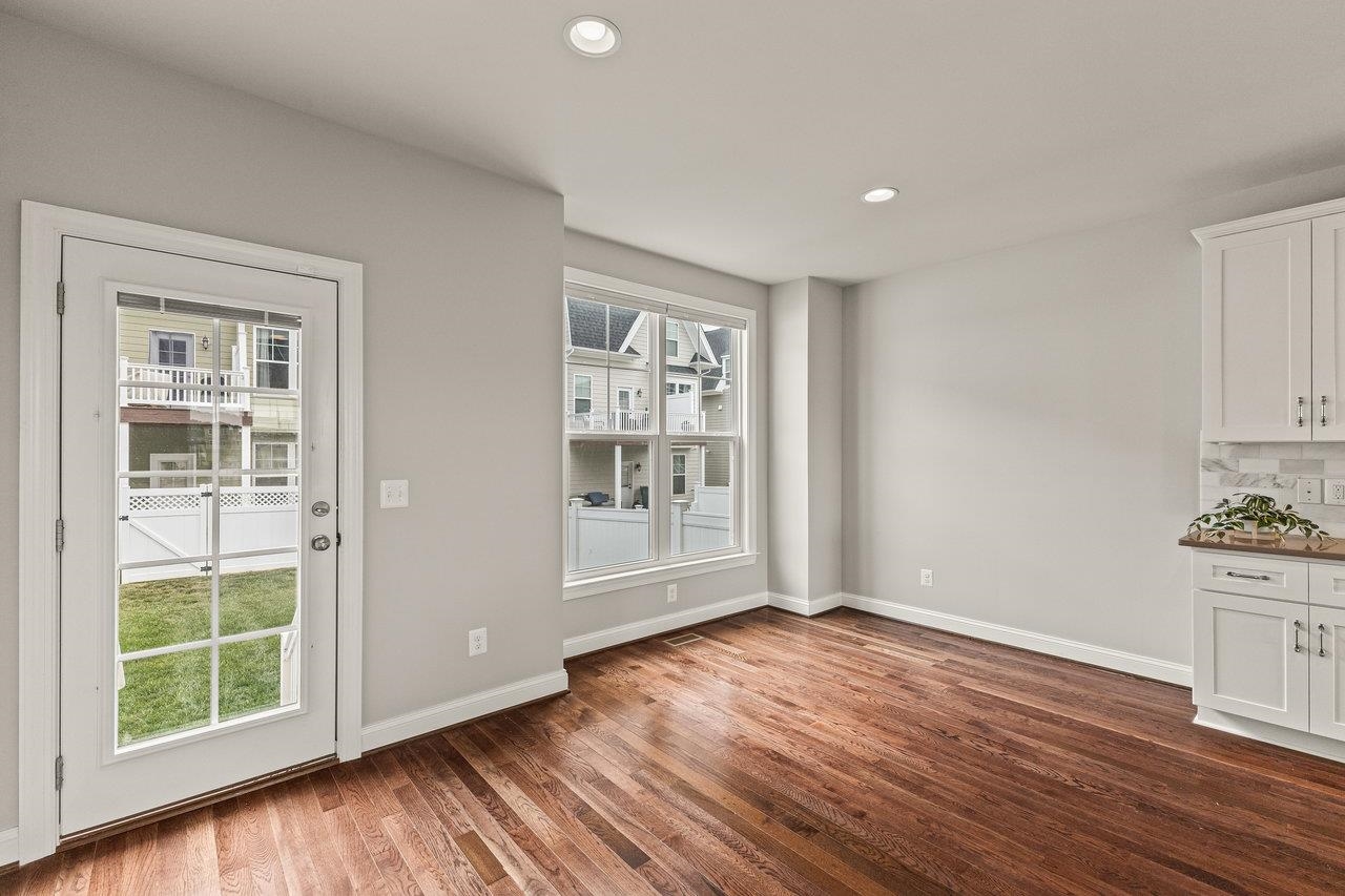 3215 CHARLESTON BLVD