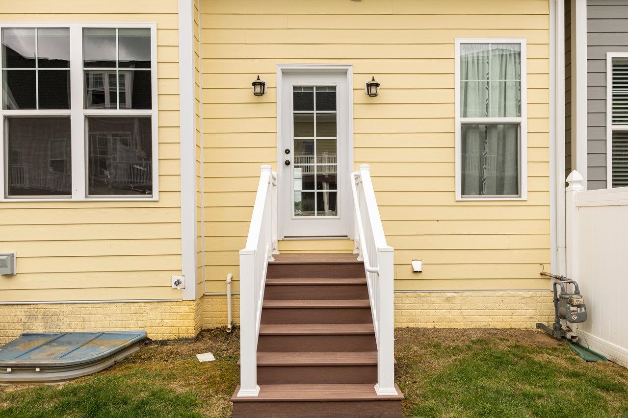 3215 CHARLESTON BLVD