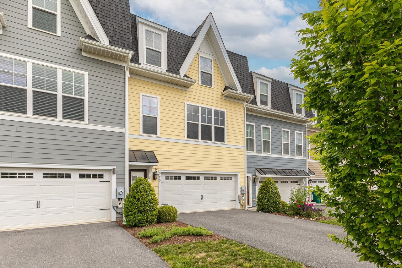 3215 CHARLESTON BLVD