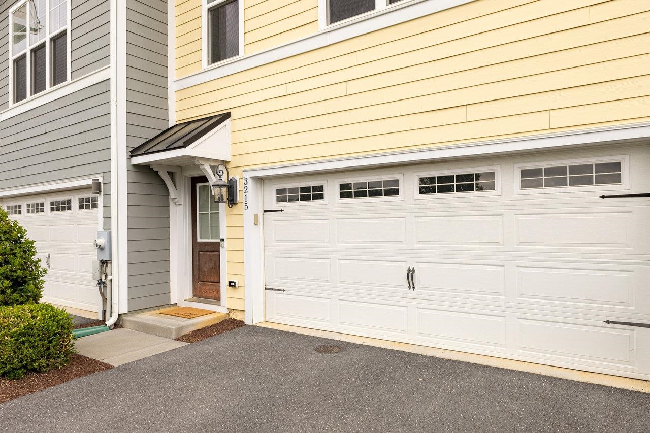 3215 CHARLESTON BLVD