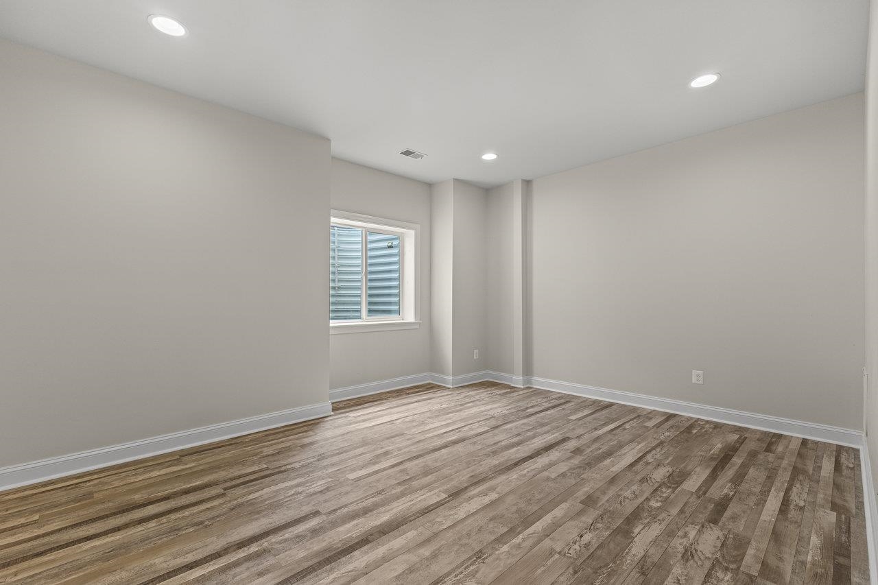 3215 CHARLESTON BLVD