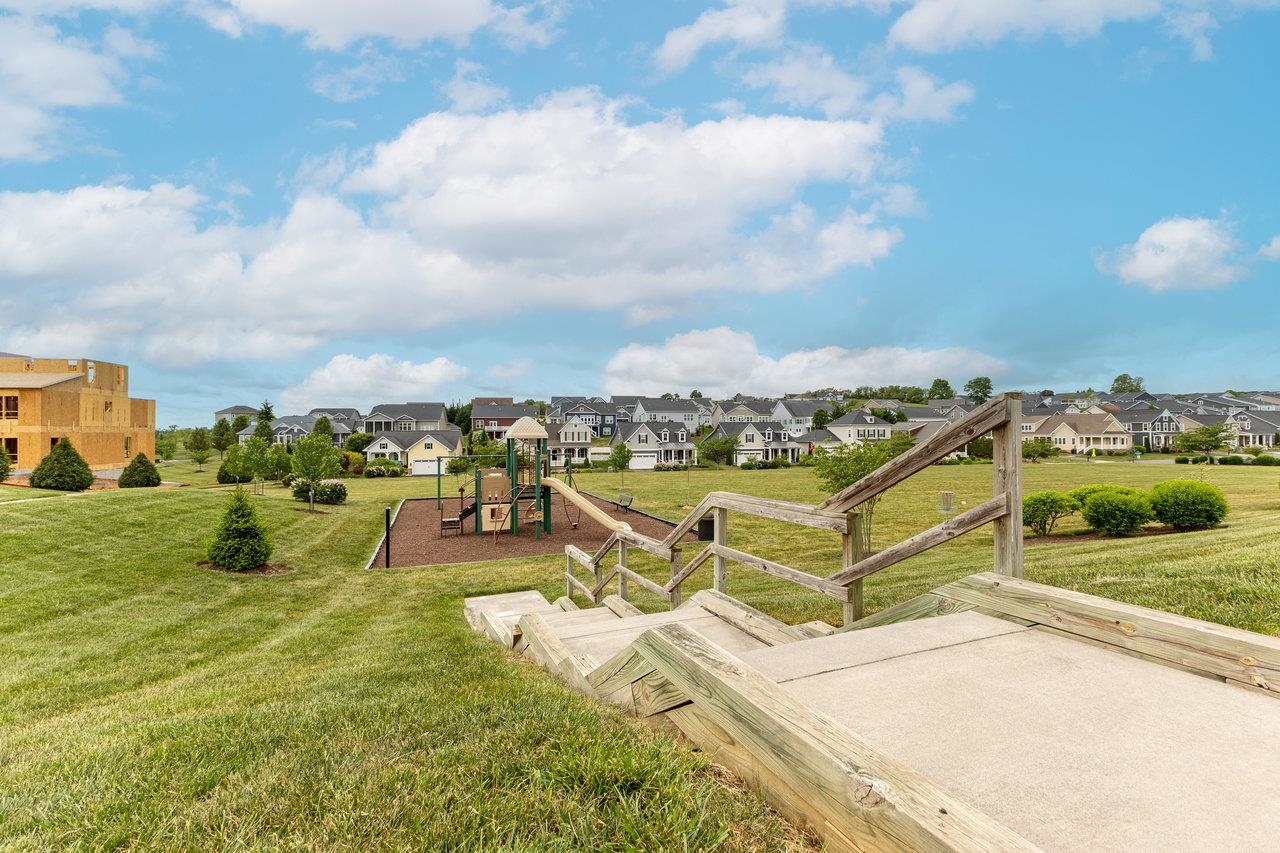 3215 CHARLESTON BLVD