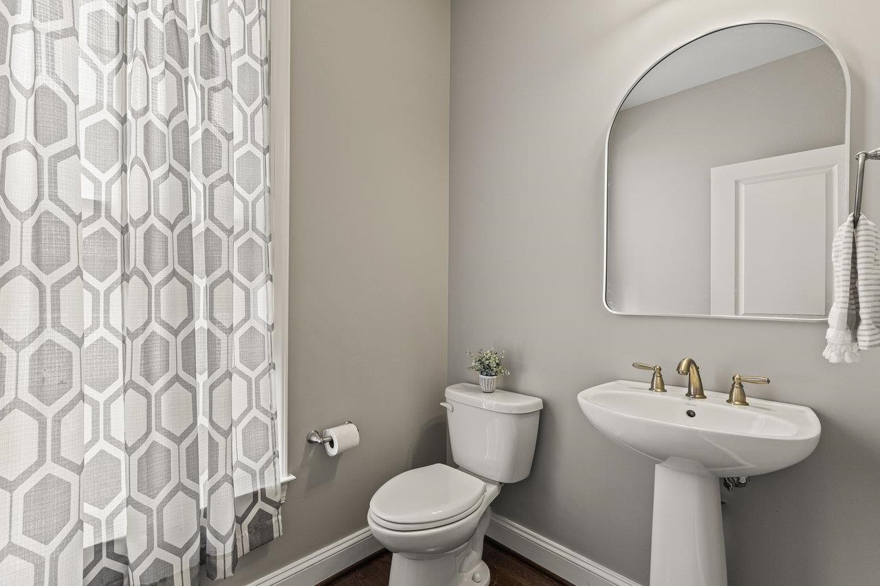 3215 CHARLESTON BLVD