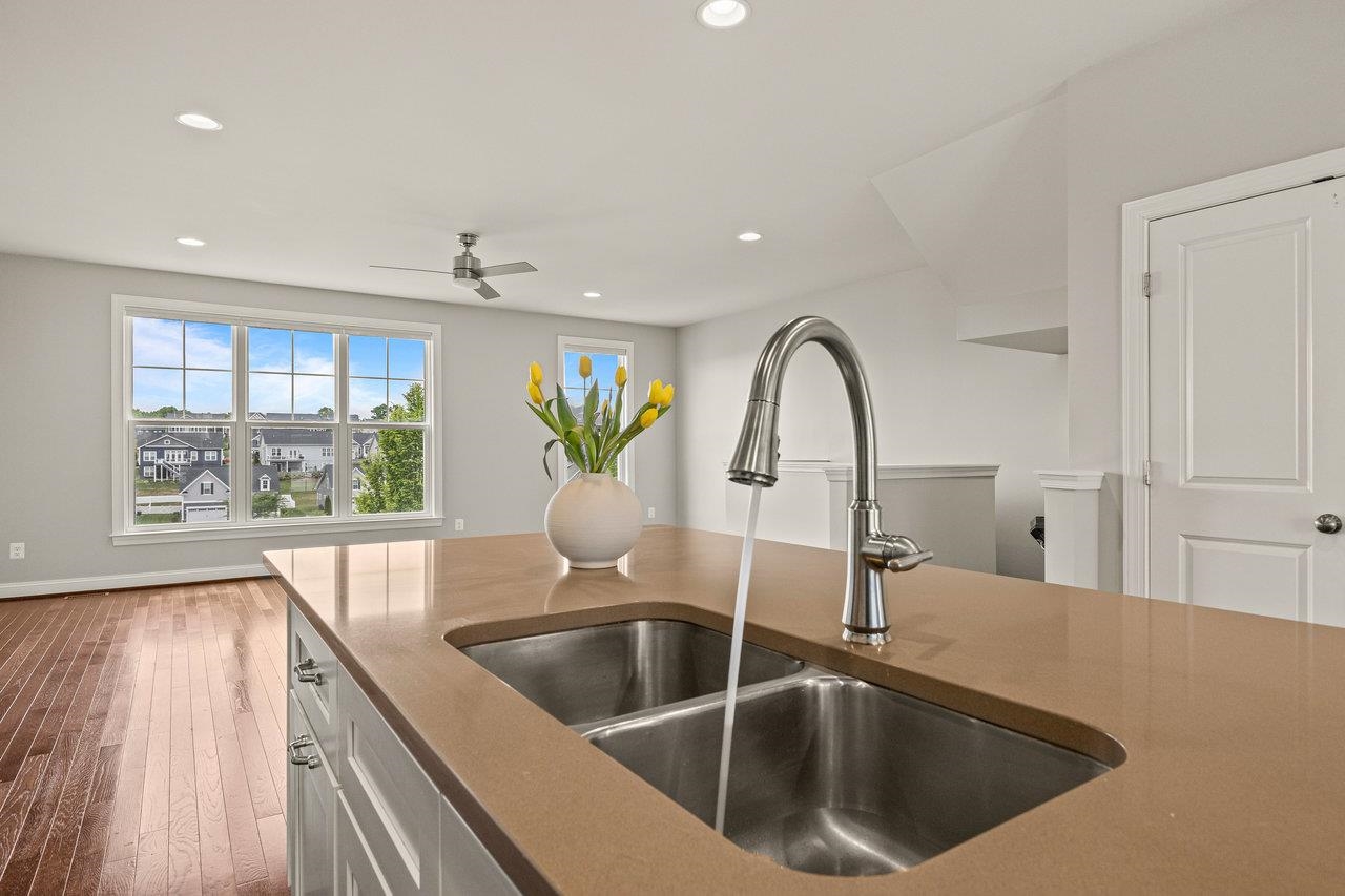 3215 CHARLESTON BLVD