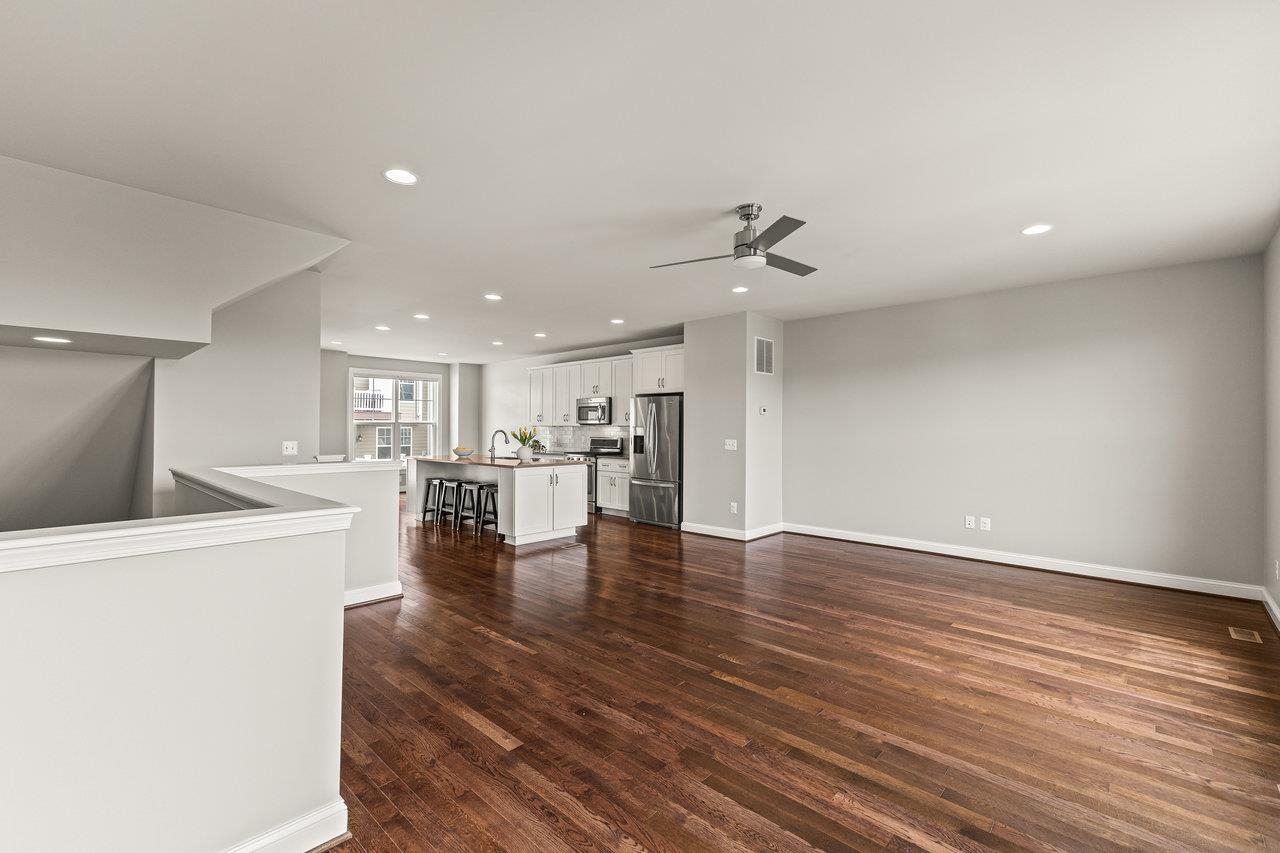 3215 CHARLESTON BLVD