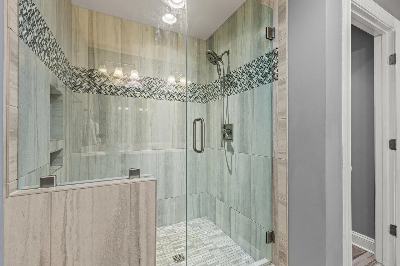 3215 CHARLESTON BLVD