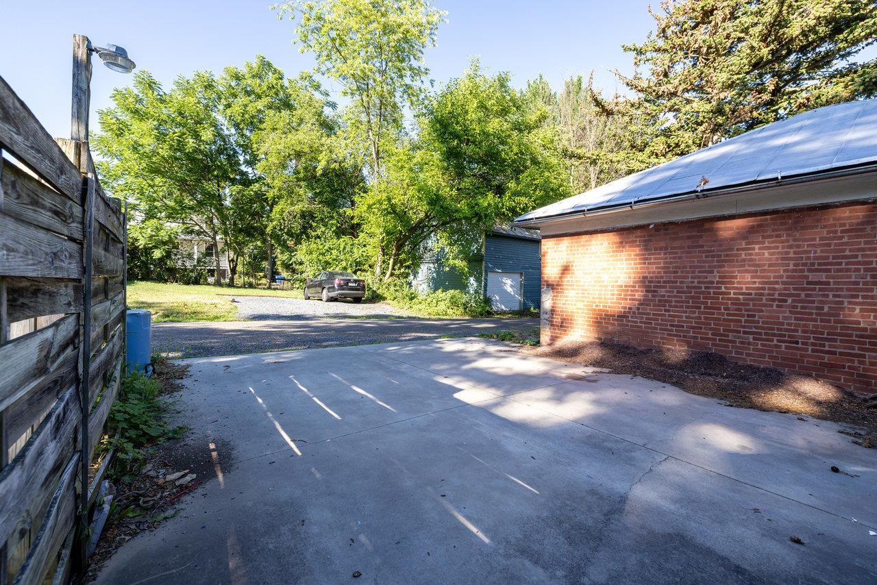 289 NEWMAN AVE