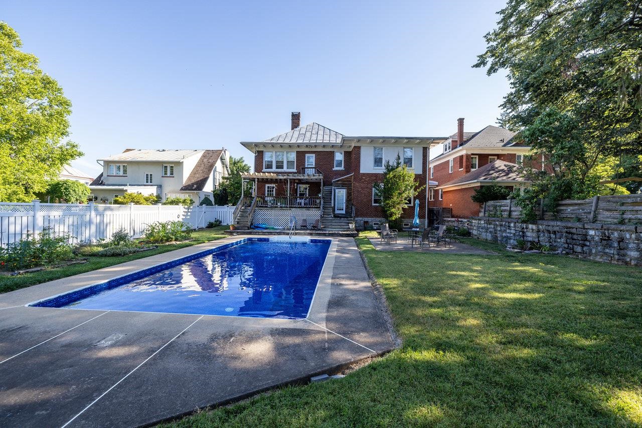 289 NEWMAN AVE