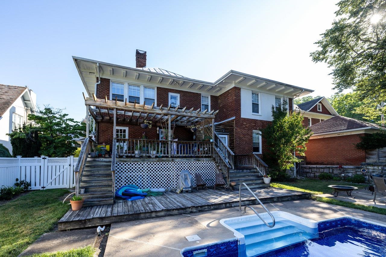 289 NEWMAN AVE