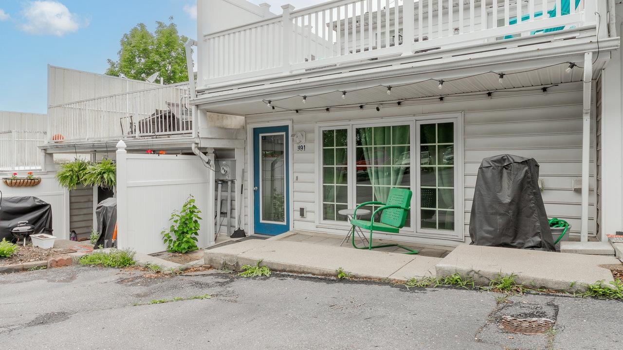 391 MT CRAWFORD AVE