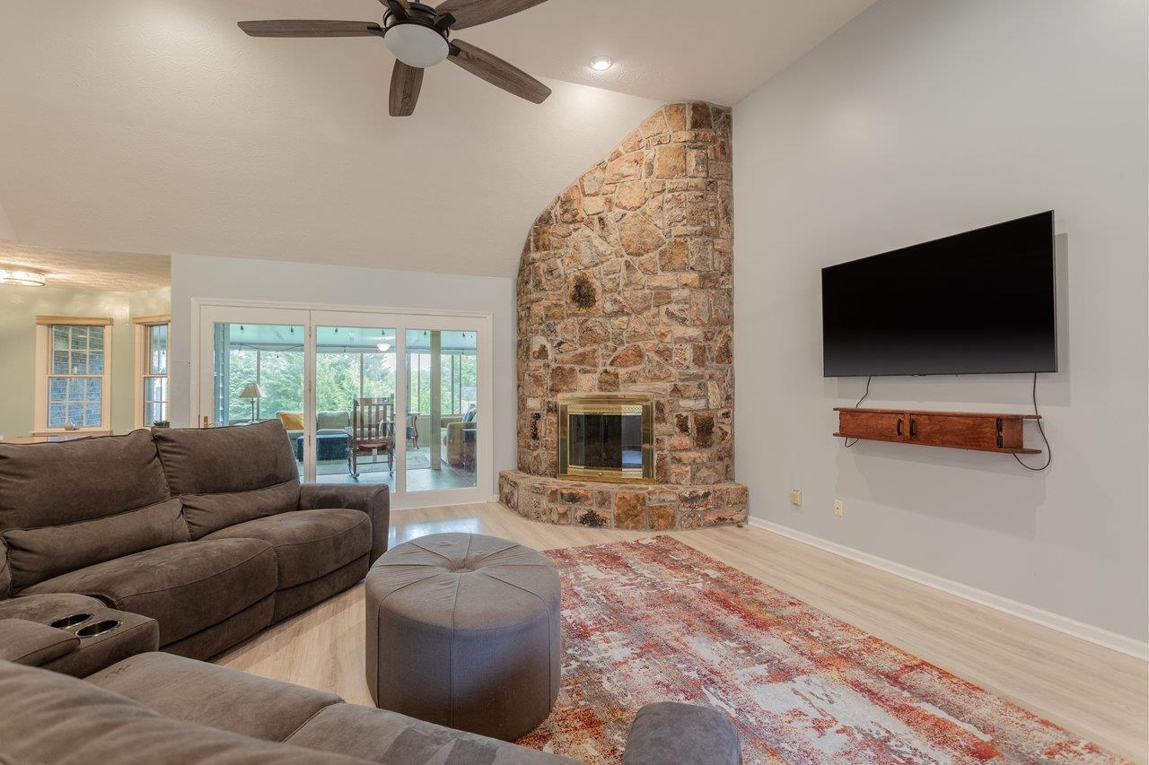 1492 CUMBERLAND DR