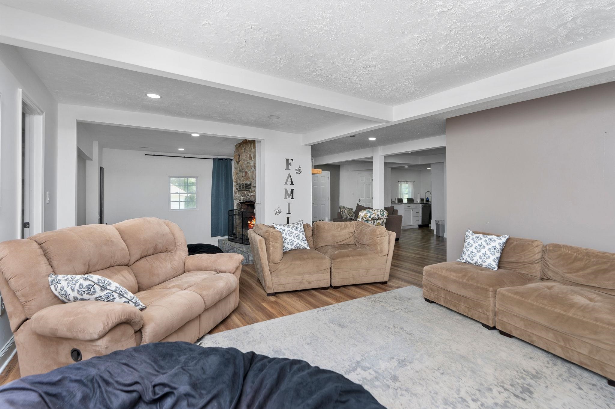 2003 RINACAS CORNER RD