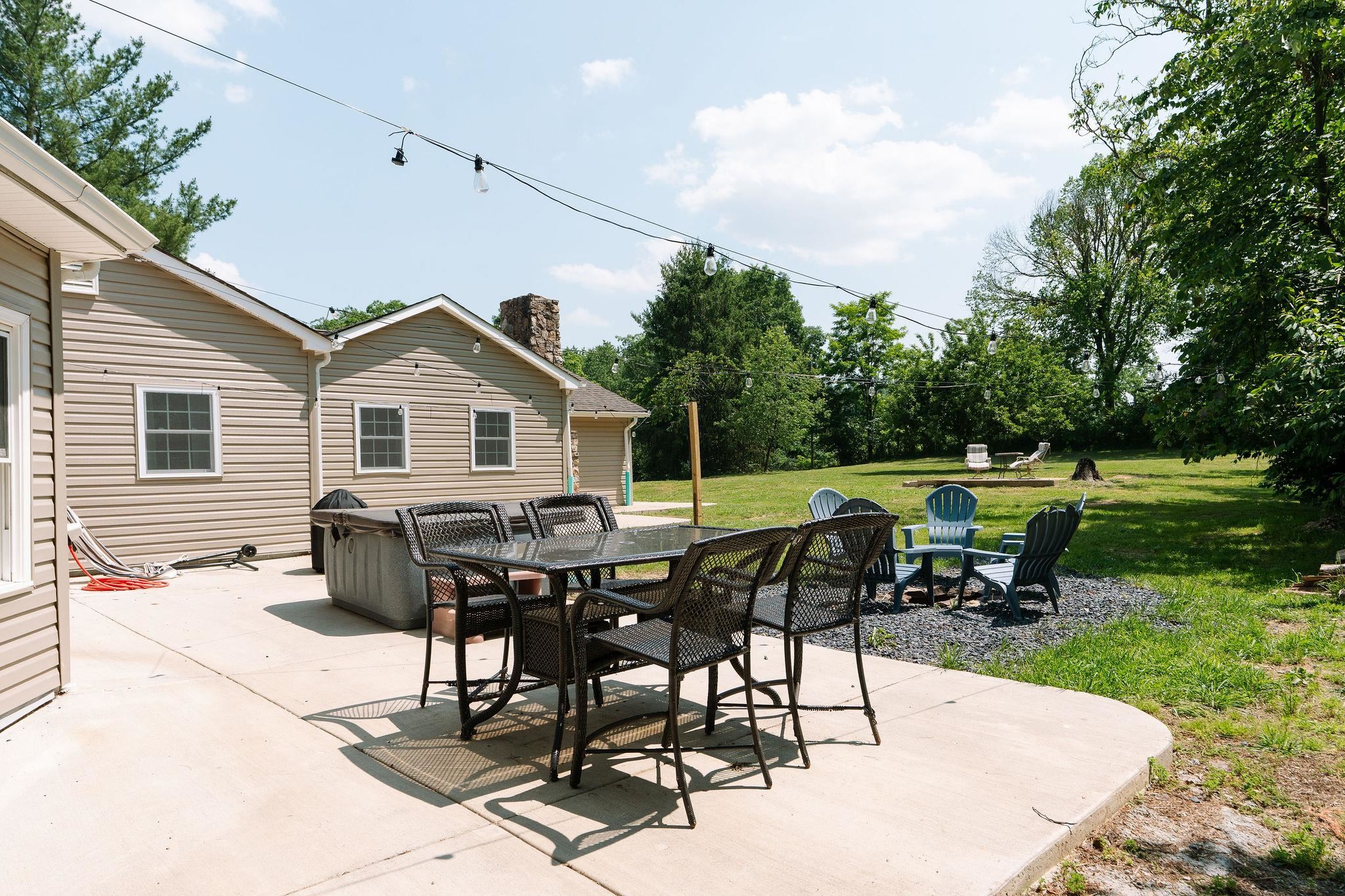 2003 RINACAS CORNER RD