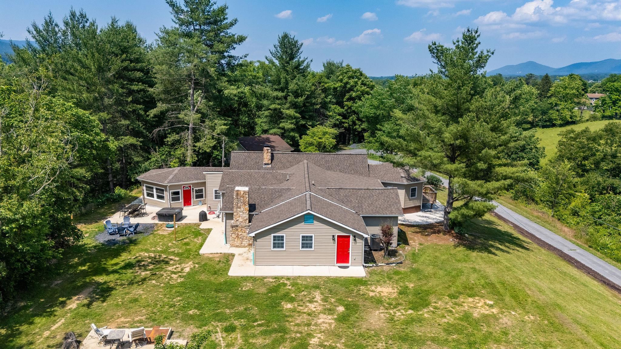 2003 RINACAS CORNER RD