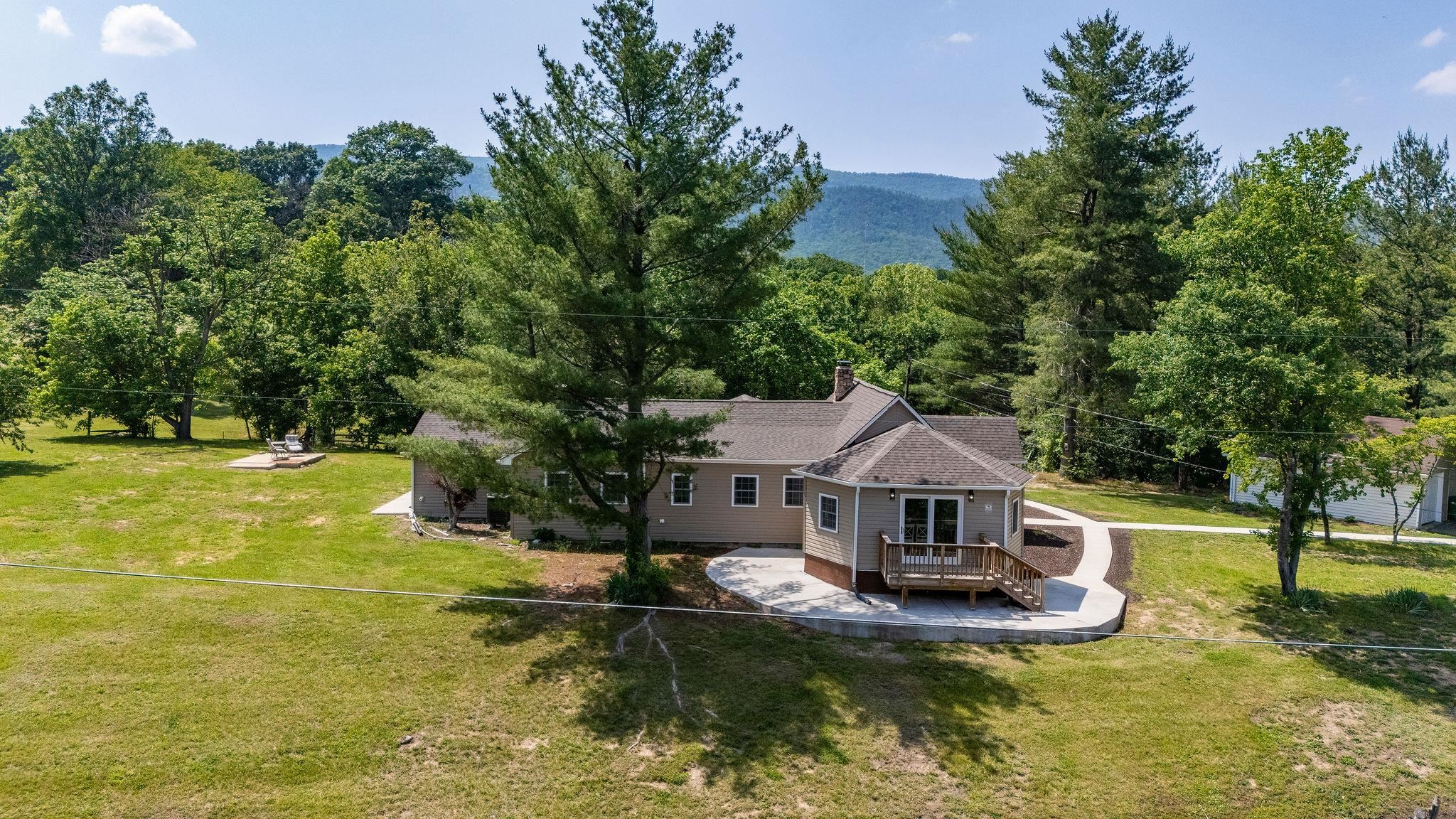 2003 RINACAS CORNER RD