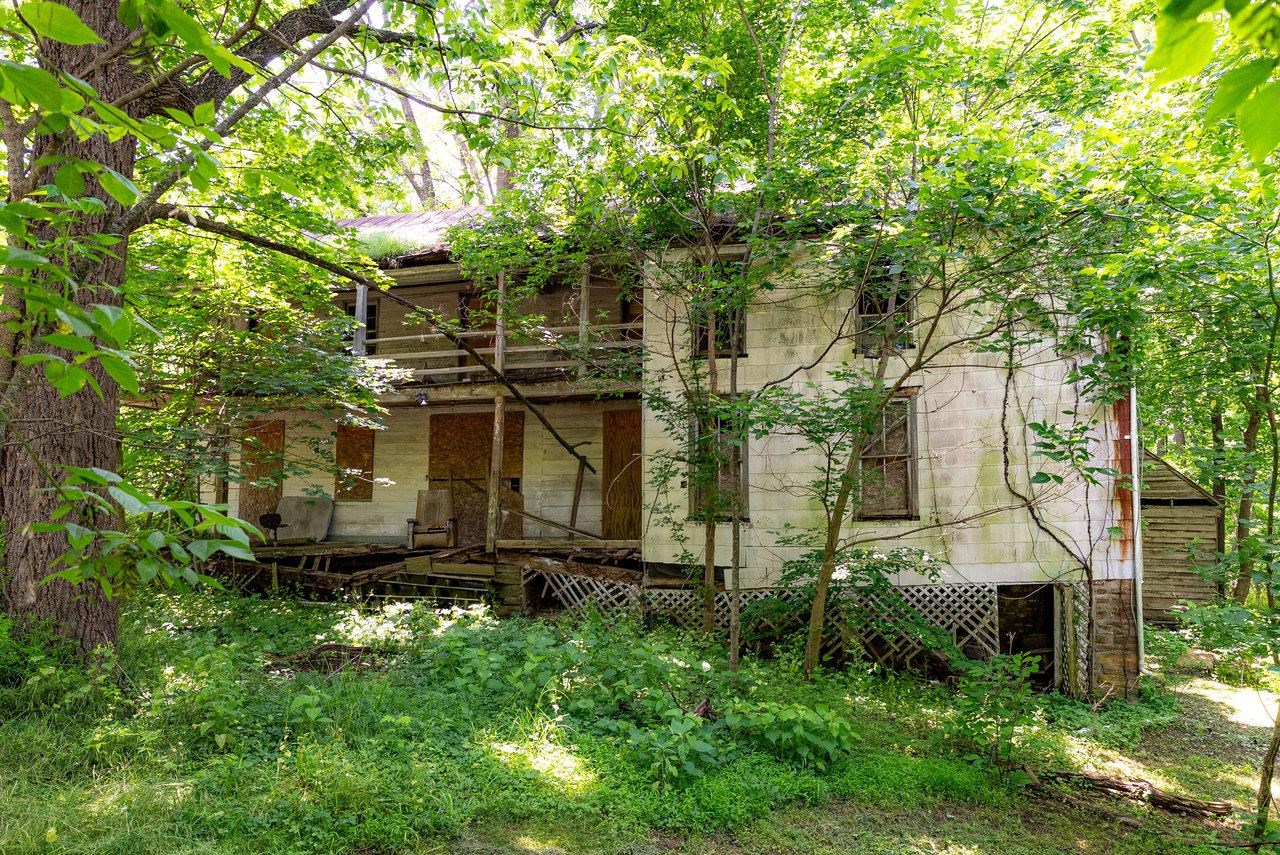 2410 MAUZY ATHLONE RD