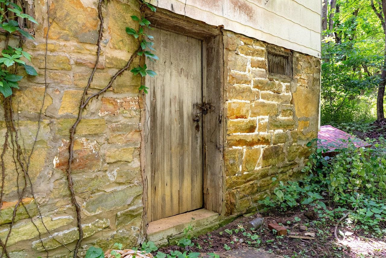 2410 MAUZY ATHLONE RD