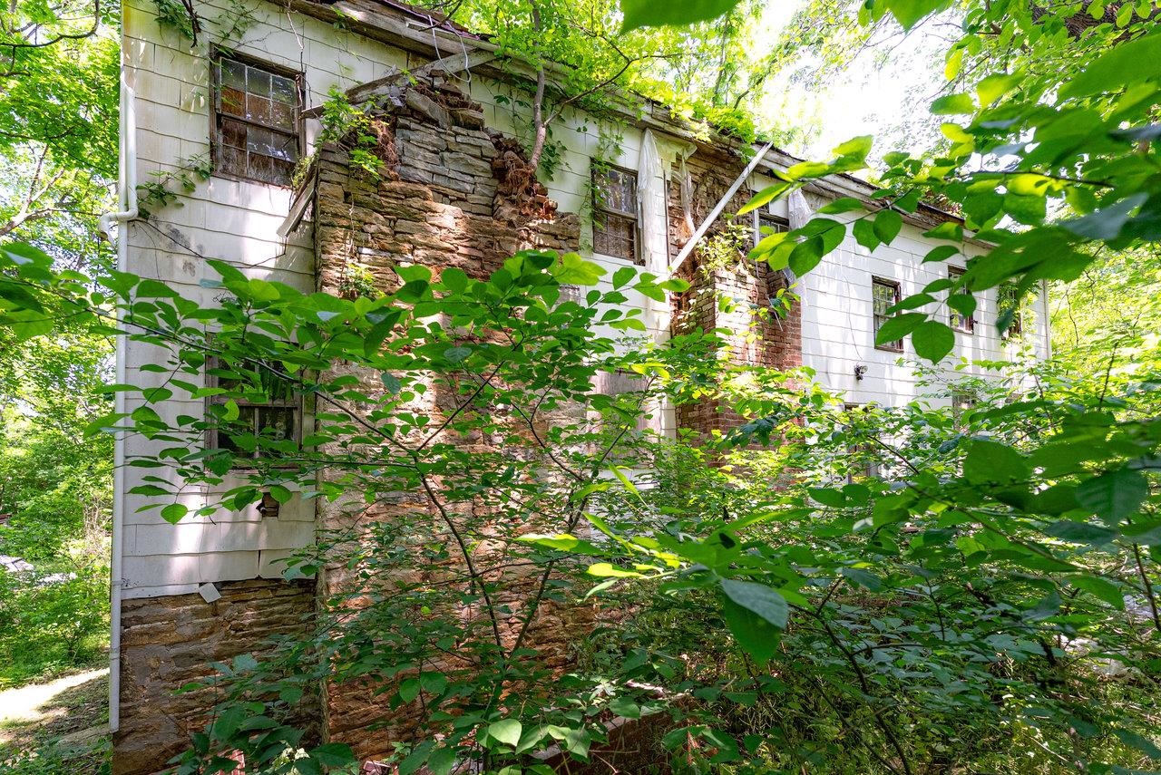 2410 MAUZY ATHLONE RD