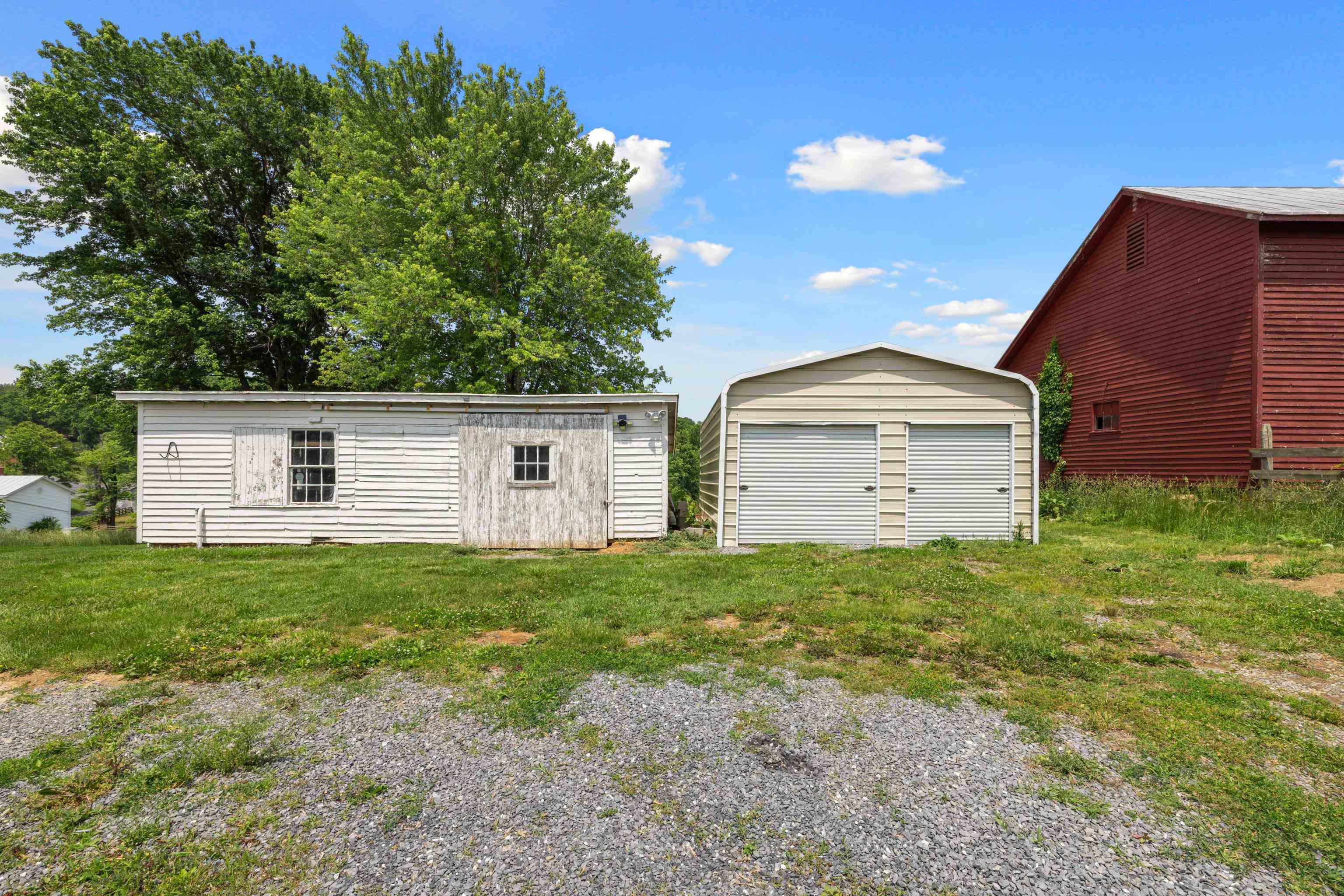 887 NATURAL CHIMNEYS RD