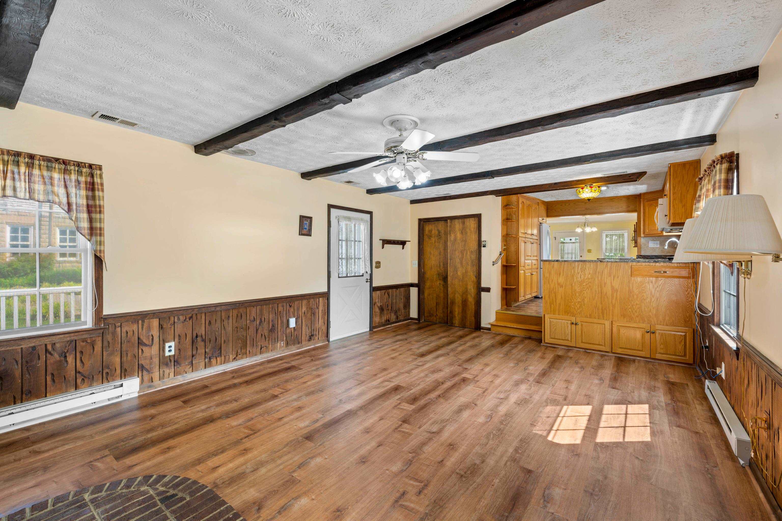 887 NATURAL CHIMNEYS RD